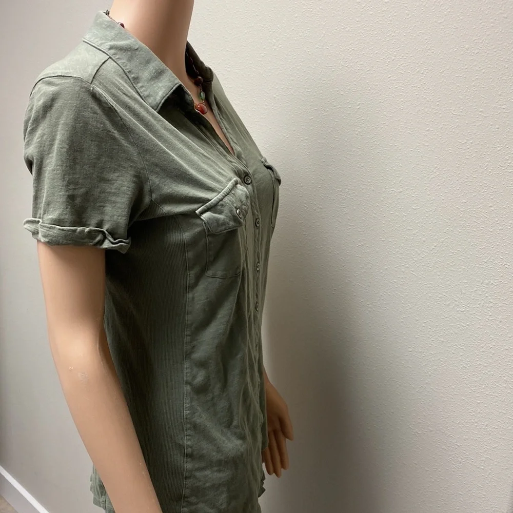 Button down top - Picture 5 of 10